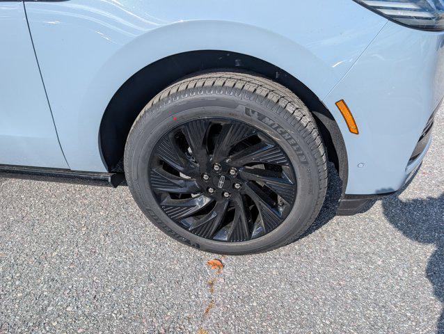 new 2025 Lincoln Navigator car, priced at $102,802