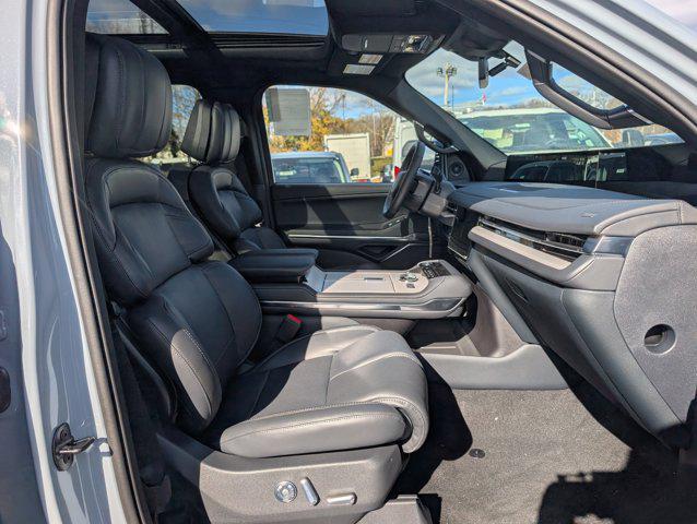 new 2025 Lincoln Navigator car, priced at $102,802