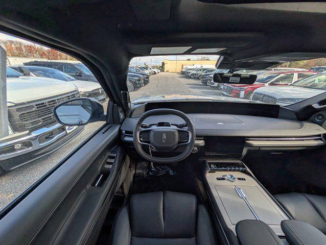 new 2025 Lincoln Navigator car, priced at $102,802