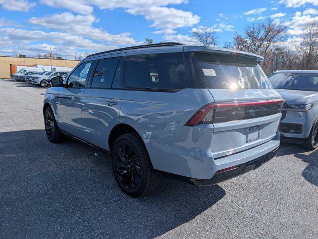 new 2025 Lincoln Navigator car, priced at $102,802
