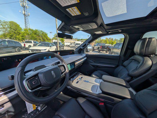 new 2026 Lincoln Navigator car, priced at $101,043
