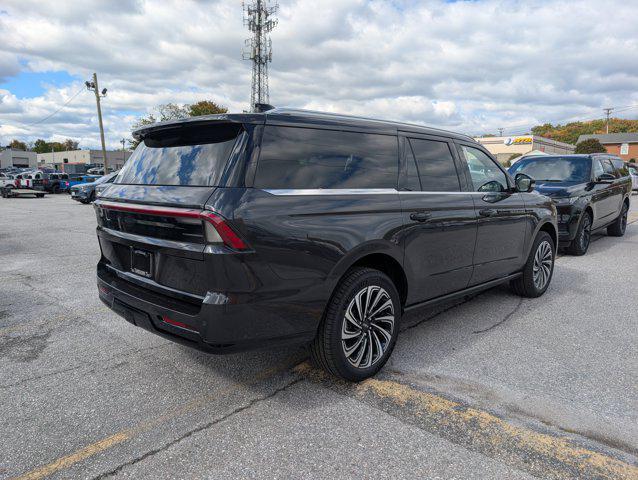 new 2025 Lincoln Navigator car, priced at $123,585