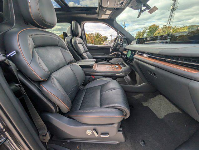 new 2025 Lincoln Navigator car, priced at $109,174