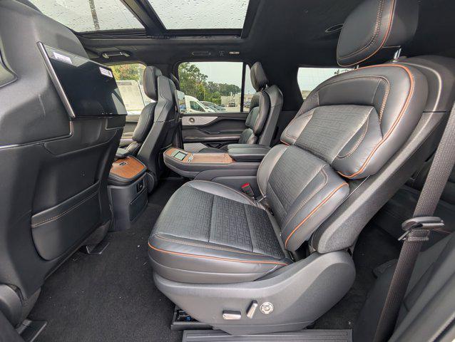 new 2025 Lincoln Navigator car, priced at $123,585