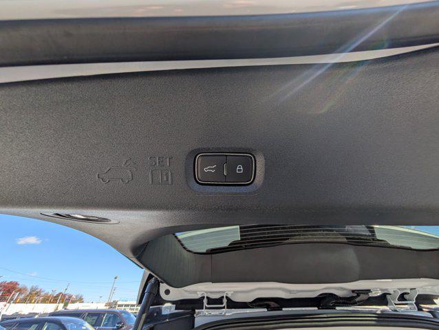 new 2025 Lincoln Navigator car, priced at $99,206