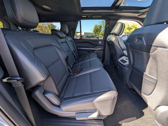 new 2025 Lincoln Navigator car, priced at $100,640