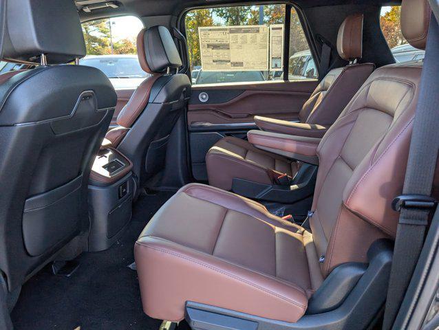 new 2025 Lincoln Navigator car, priced at $102,077