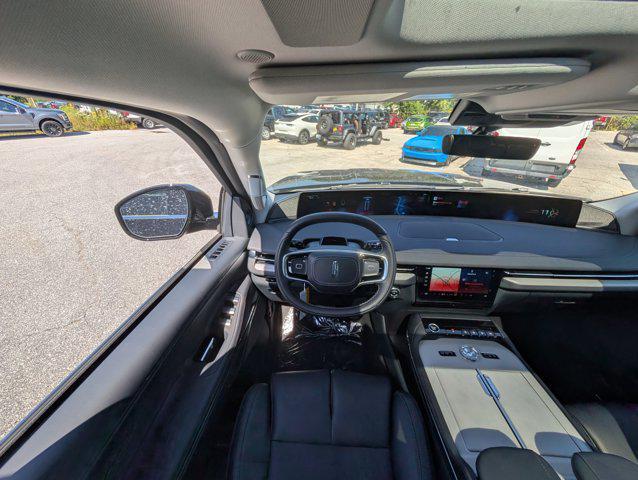 new 2025 Lincoln Navigator car, priced at $99,058