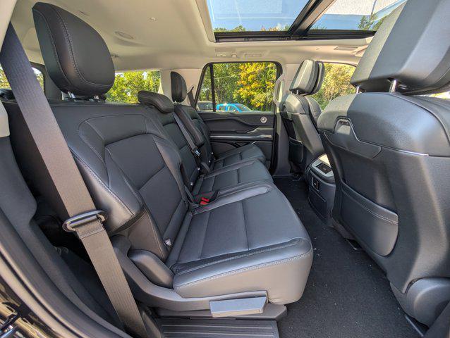 new 2025 Lincoln Navigator car, priced at $99,058