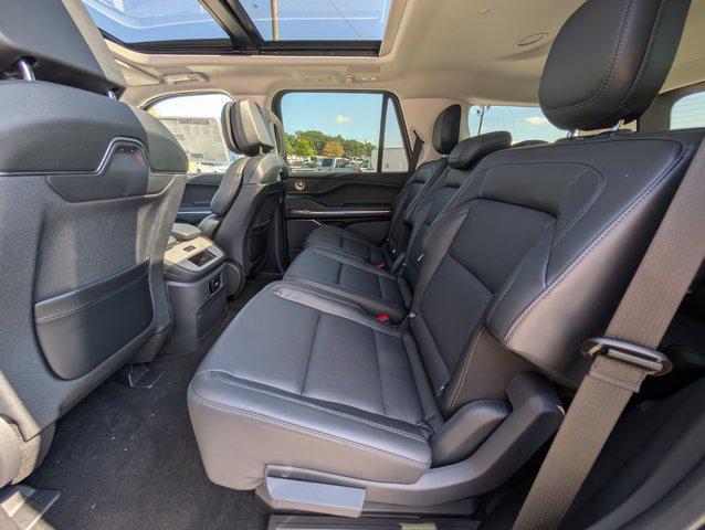 new 2025 Lincoln Navigator car, priced at $99,058