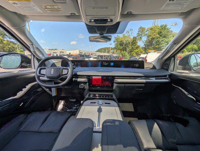 new 2025 Lincoln Navigator car, priced at $99,058