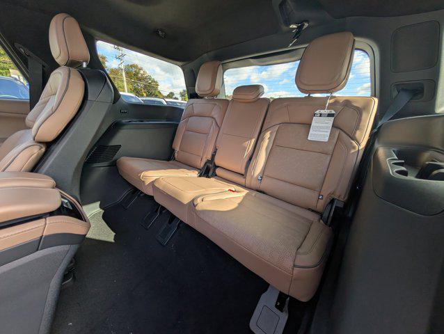 new 2025 Lincoln Navigator car, priced at $107,837