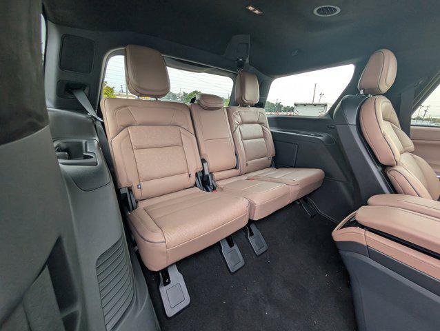 new 2025 Lincoln Navigator car, priced at $120,585