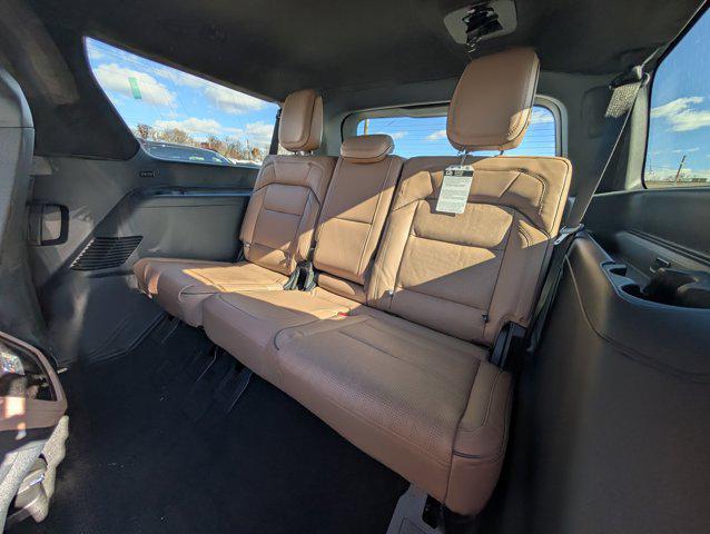 new 2025 Lincoln Navigator car, priced at $122,835