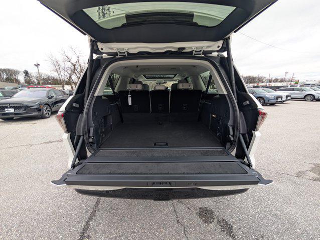 new 2025 Lincoln Navigator car, priced at $96,996