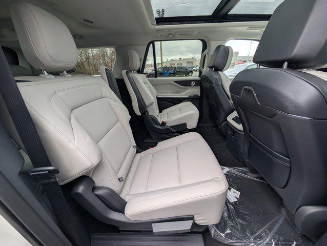 new 2025 Lincoln Navigator car, priced at $96,996