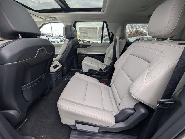 new 2025 Lincoln Navigator car, priced at $96,996