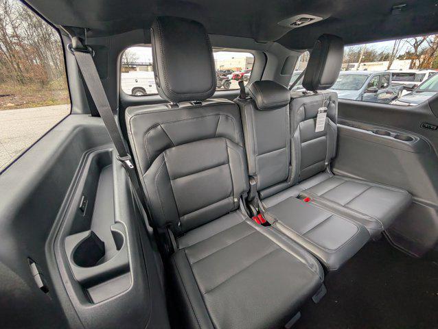 new 2025 Lincoln Navigator car, priced at $109,032