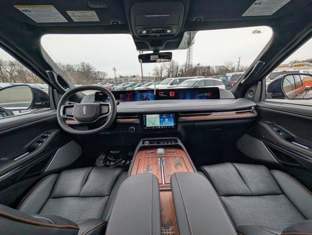 new 2025 Lincoln Navigator car, priced at $124,590