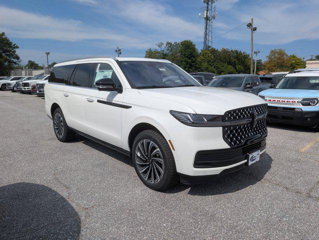 new 2025 Lincoln Navigator car, priced at $123,185