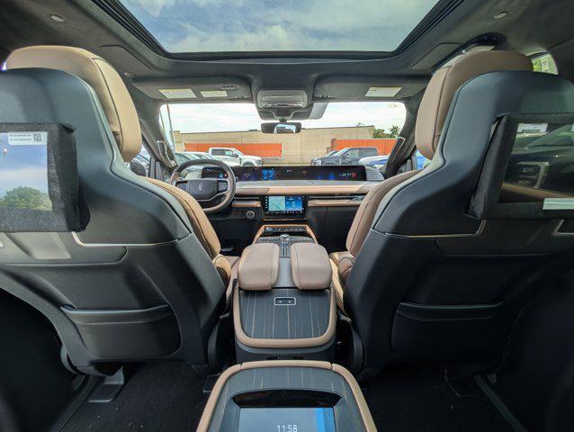 new 2025 Lincoln Navigator car, priced at $123,185