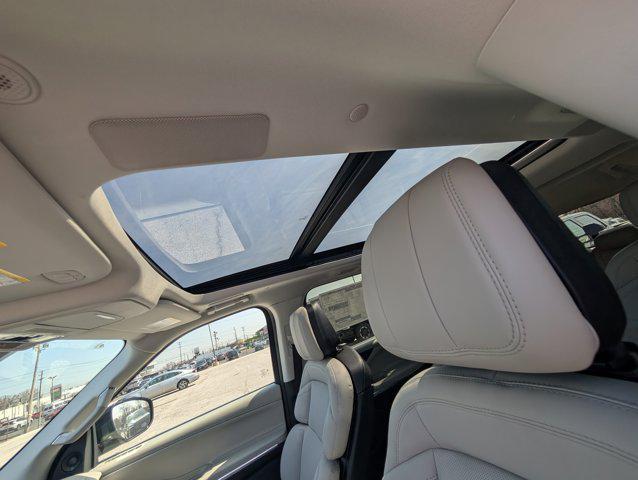 new 2026 Lincoln Navigator car, priced at $101,919