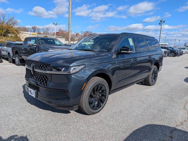 new 2025 Lincoln Navigator car, priced at $109,032