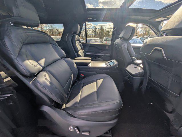 new 2025 Lincoln Navigator car, priced at $109,032