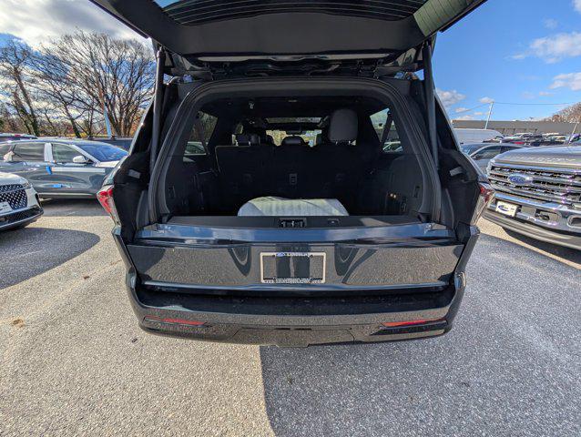 new 2025 Lincoln Navigator car, priced at $109,032