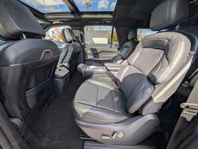 new 2025 Lincoln Navigator car, priced at $109,032