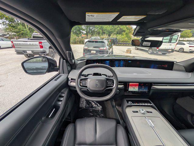 new 2025 Lincoln Navigator car, priced at $97,017