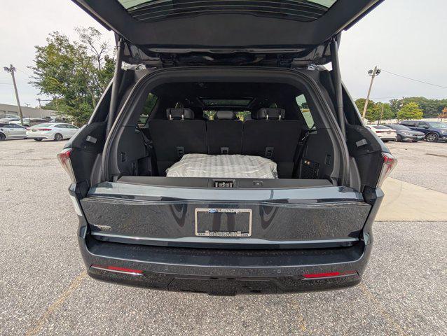 new 2025 Lincoln Navigator car, priced at $97,017