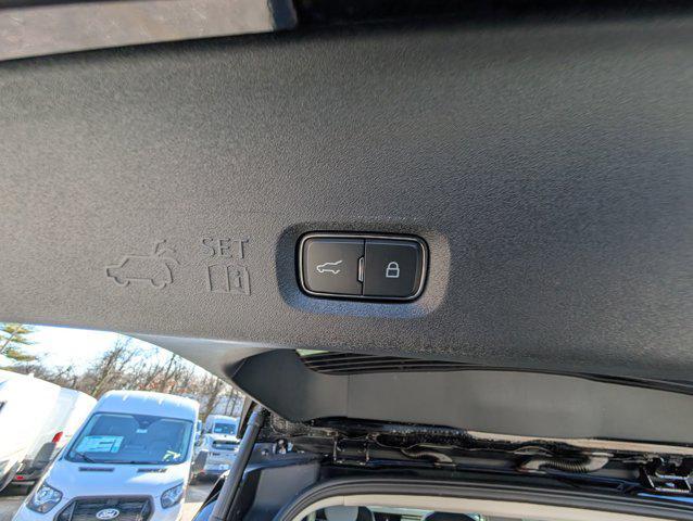 new 2026 Lincoln Navigator car, priced at $107,590