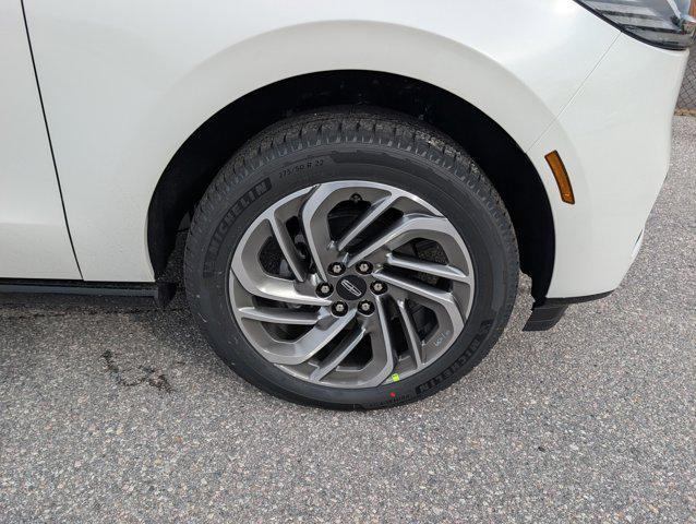 new 2025 Lincoln Navigator car, priced at $105,672