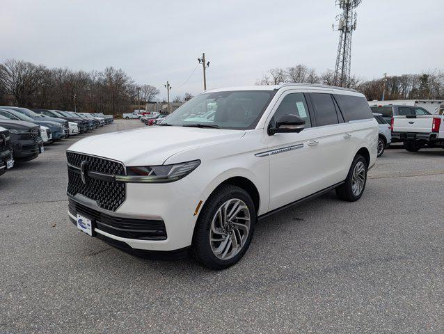 new 2025 Lincoln Navigator car, priced at $105,672