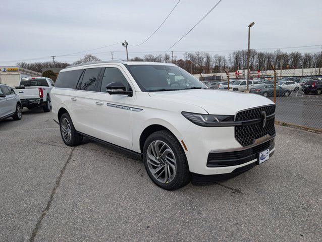 new 2025 Lincoln Navigator car, priced at $105,672