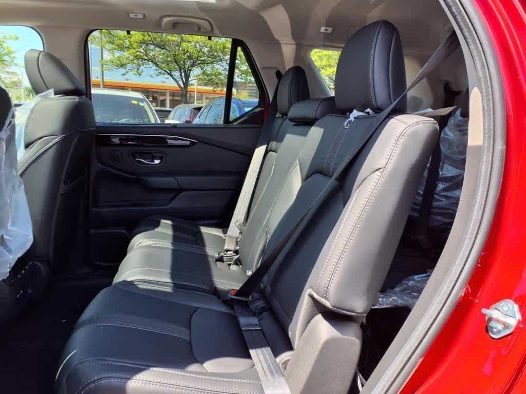 new 2025 Honda Pilot car, priced at $51,550