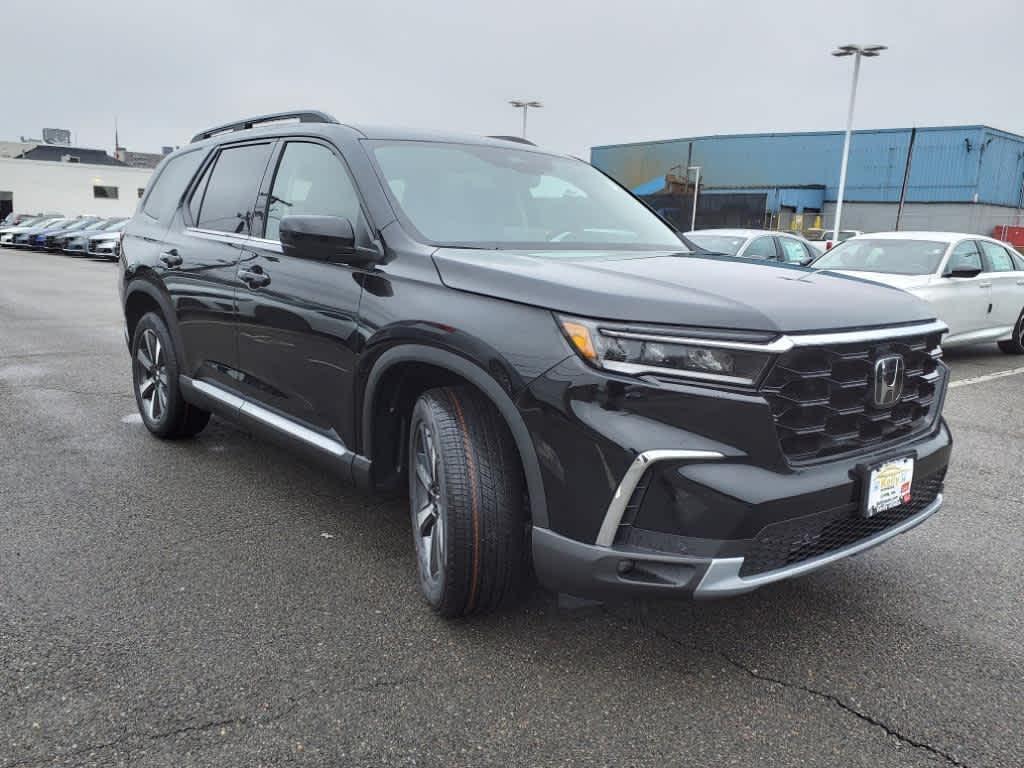 new 2025 Honda Pilot car, priced at $51,825