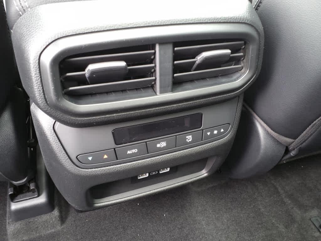 new 2025 Honda Pilot car, priced at $51,825