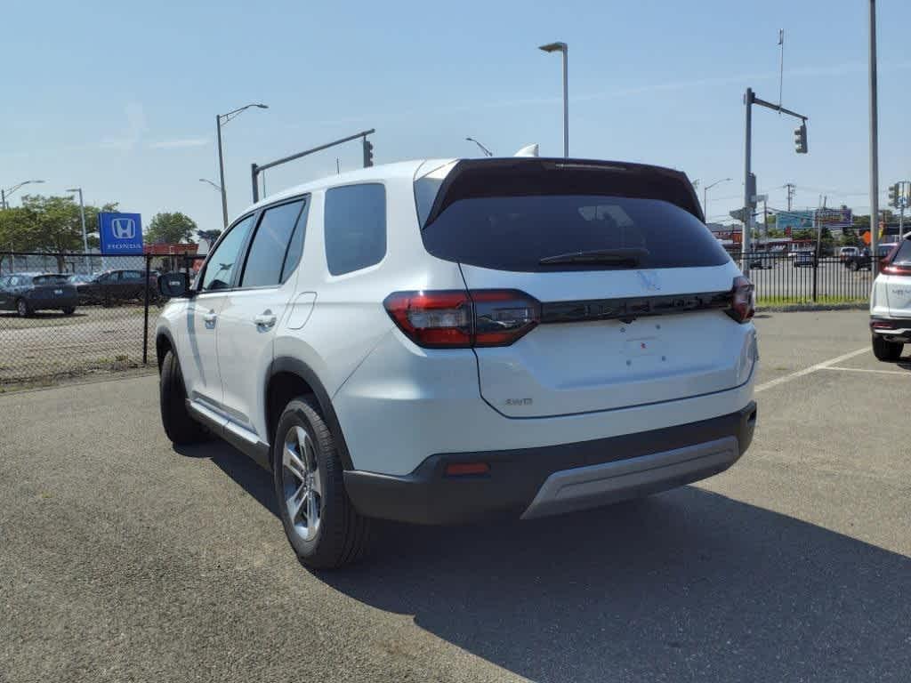 new 2025 Honda Pilot car, priced at $47,550