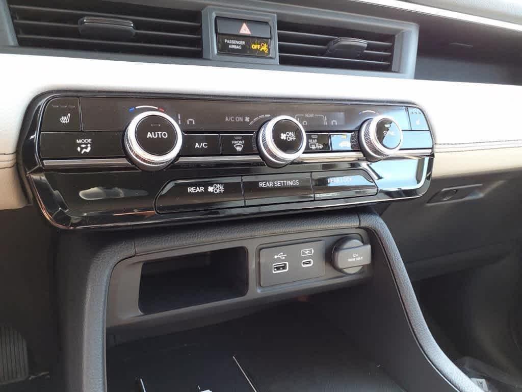 new 2025 Honda Pilot car, priced at $47,550