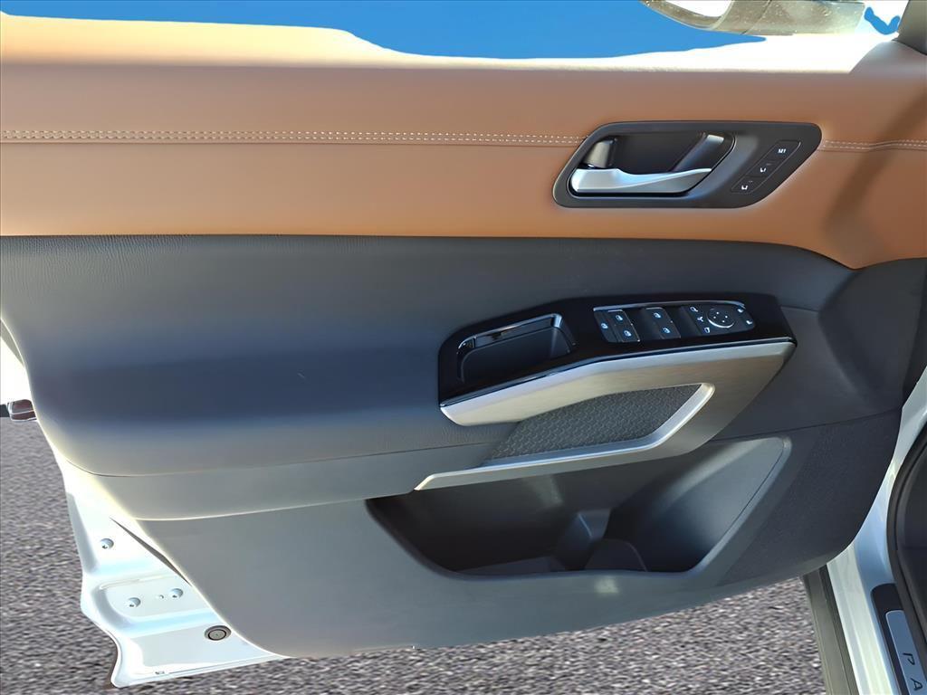 new 2025 Nissan Pathfinder car, priced at $42,370