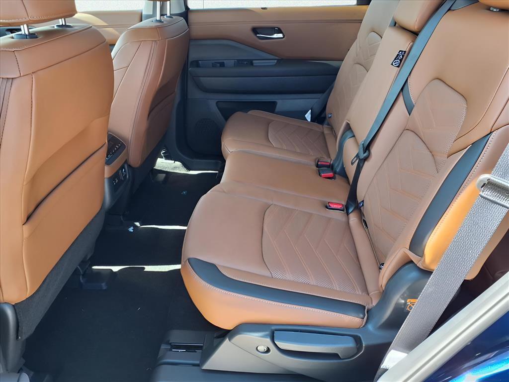 new 2025 Nissan Pathfinder car, priced at $41,929