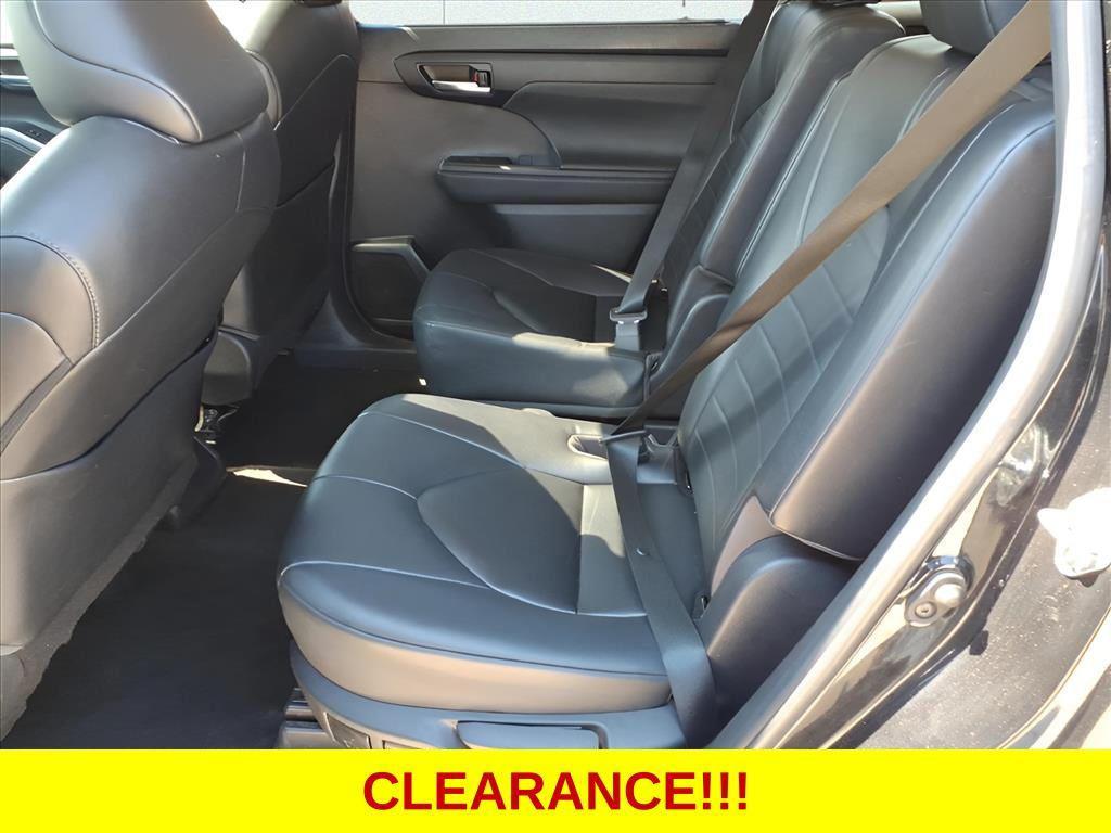 used 2023 Toyota Highlander car, priced at $29,999