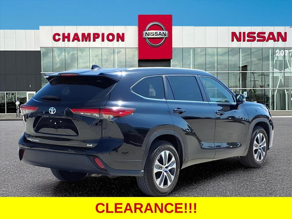 used 2023 Toyota Highlander car, priced at $29,999