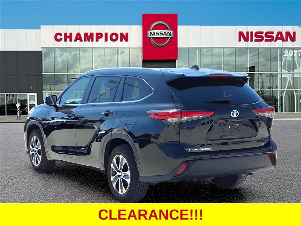 used 2023 Toyota Highlander car, priced at $29,999