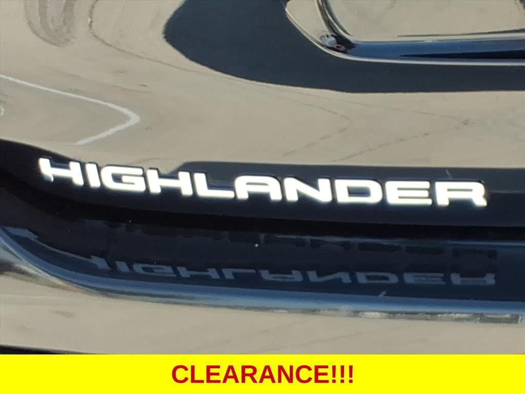 used 2023 Toyota Highlander car, priced at $29,999