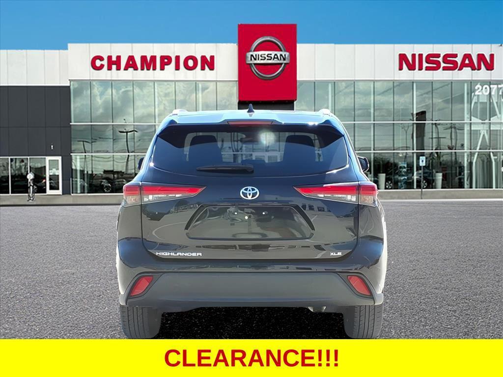 used 2023 Toyota Highlander car, priced at $29,999