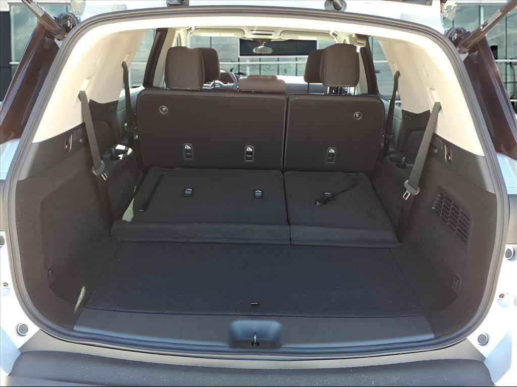 new 2025 Nissan Pathfinder car, priced at $32,992