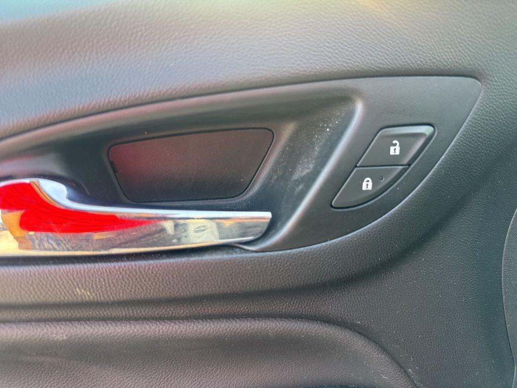 used 2021 Chevrolet Equinox car, priced at $19,250